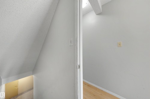12080 25 Avenue Nw, Edmonton, AB - Indoor