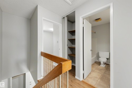 12080 25 Avenue Nw, Edmonton, AB - Indoor Photo Showing Other Room
