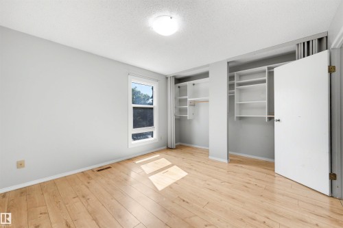 12080 25 Avenue Nw, Edmonton, AB - Indoor Photo Showing Other Room
