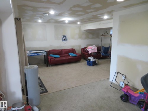 Recessed ceiling lighting, open concept layout, carpeted flooring - 3233 Winspear Crescent Sw, Edmonton, AB - Indoor
