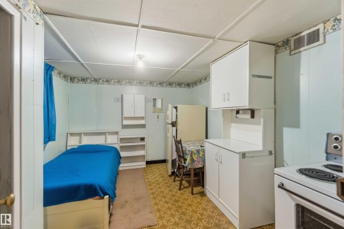 Additional content - 11710 94 Street Nw, Edmonton, AB - Indoor Photo Showing Kitchen