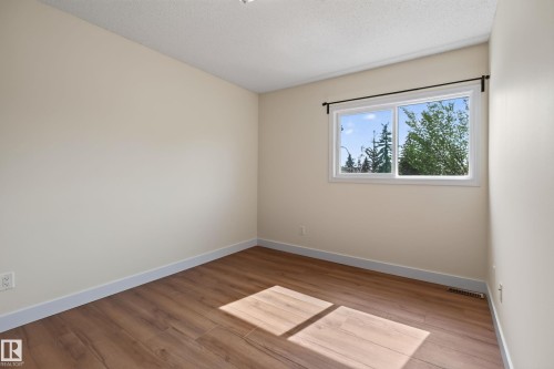 18478 62B Avenue Nw, Edmonton, AB - Indoor Photo Showing Other Room