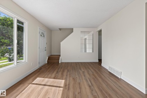 18478 62B Avenue Nw, Edmonton, AB - Indoor Photo Showing Other Room