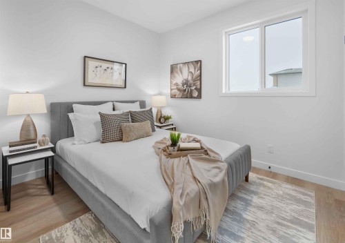 12532 34 Avenue Sw, Edmonton, AB - Indoor Photo Showing Bedroom