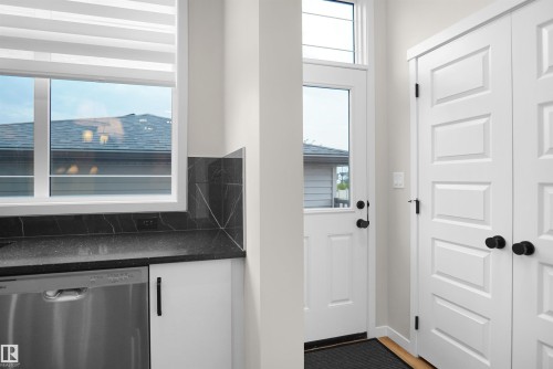 7100 51 Avenue, Beaumont, AB - Indoor Photo Showing Other Room
