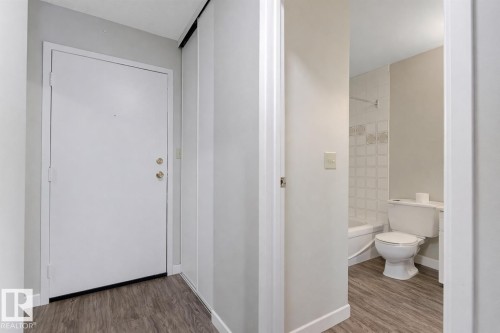 #302 6204 180 St Nw, Edmonton, AB - Indoor Photo Showing Bathroom