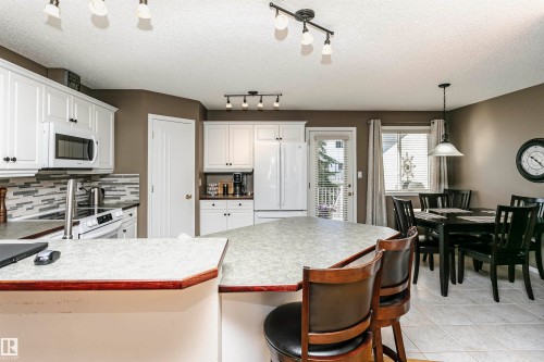 #22 11717 9B Av Nw, Edmonton, AB 