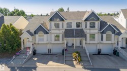 #22 11717 9b AV NW  Edmonton, AB T6J 7B7