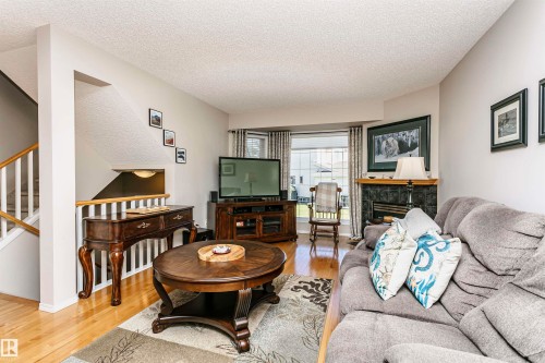 #22 11717 9B Av Nw, Edmonton, AB 