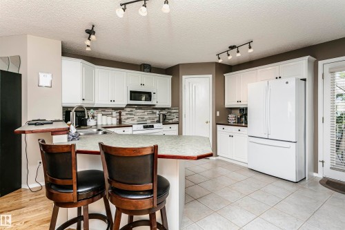 #22 11717 9B Av Nw, Edmonton, AB 
