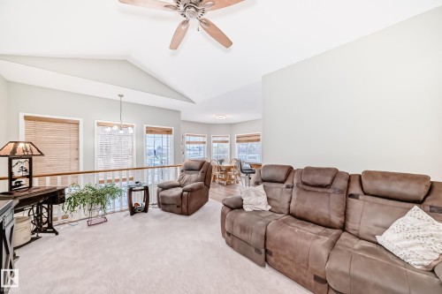 576 Glenwright Crescent Nw, Edmonton, AB - Indoor Photo Showing Other Room