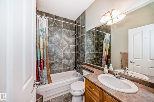 576 Glenwright Crescent Nw, Edmonton, AB - Indoor Photo Showing Bathroom