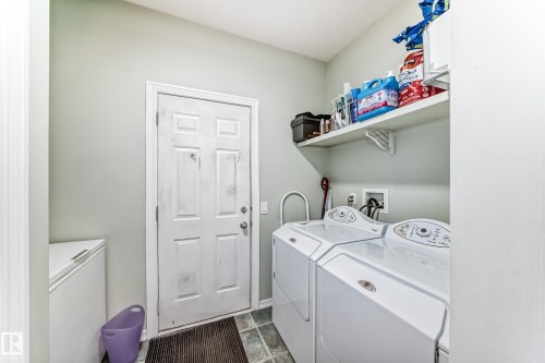 576 Glenwright Crescent Nw, Edmonton, AB - Indoor Photo Showing Laundry Room