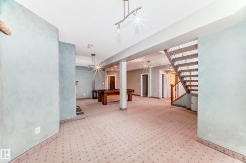 576 Glenwright Crescent Nw, Edmonton, AB - Indoor Photo Showing Other Room
