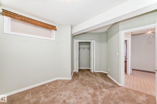 576 Glenwright Crescent Nw, Edmonton, AB - Indoor Photo Showing Other Room