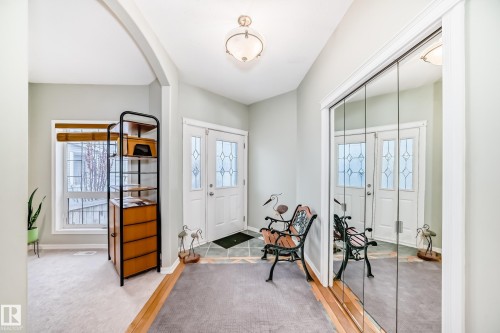 576 Glenwright Crescent Nw, Edmonton, AB - Indoor Photo Showing Other Room