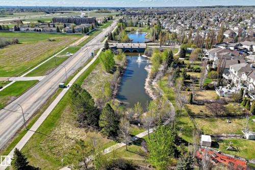 576 Glenwright Crescent Nw, Edmonton, AB - Outdoor With View