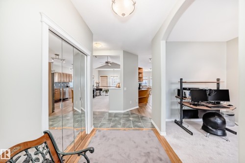 576 Glenwright Crescent Nw, Edmonton, AB - Indoor