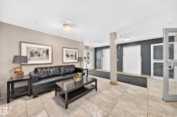 Tiled flooring throughout the common area - 