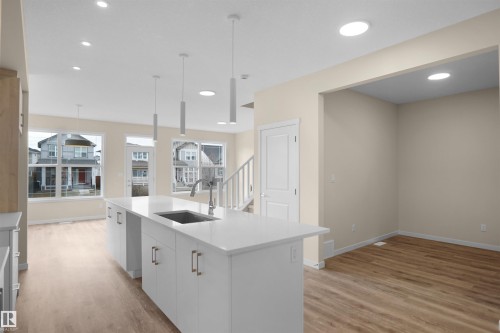 22915 95 Avenue Nw, Edmonton, AB - Indoor Photo Showing Kitchen With Upgraded Kitchen