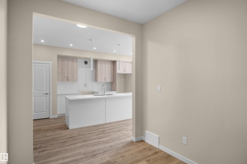 22915 95 Avenue Nw, Edmonton, AB - Indoor