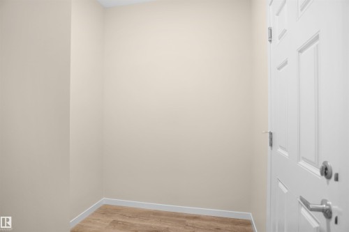 22915 95 Avenue Nw, Edmonton, AB - Indoor Photo Showing Other Room