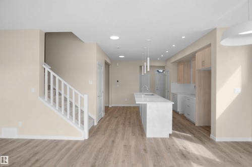 22915 95 Avenue Nw, Edmonton, AB - Indoor