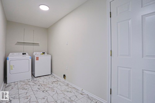 1028 James Crescent Nw, Edmonton, AB - Indoor Photo Showing Laundry Room