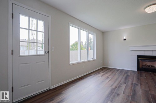 1028 James Crescent Nw, Edmonton, AB - Indoor With Fireplace