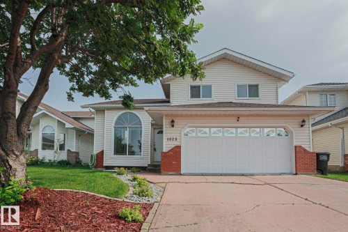1028 James Crescent Nw, Edmonton, AB - Outdoor With Facade
