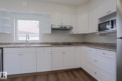 1028 James Crescent Nw, Edmonton, AB - Indoor Photo Showing Kitchen With Double Sink