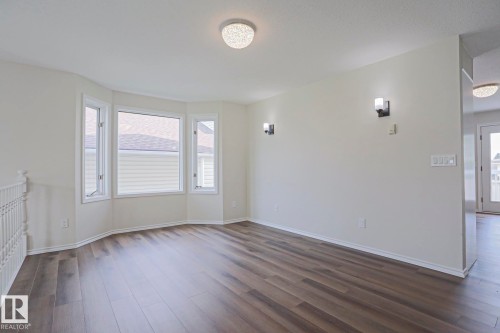 1028 James Crescent Nw, Edmonton, AB - Indoor Photo Showing Other Room