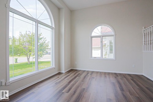 1028 James Crescent Nw, Edmonton, AB - Indoor Photo Showing Other Room