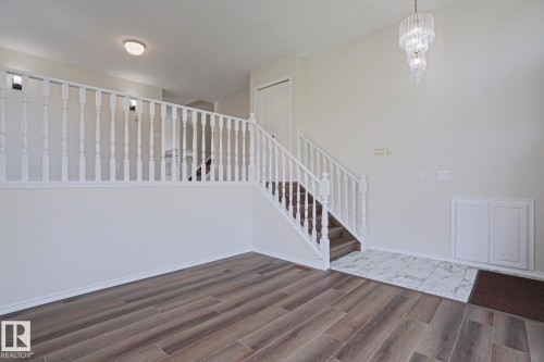 1028 James Crescent Nw, Edmonton, AB - Indoor Photo Showing Other Room