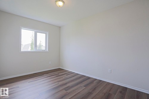 1028 James Crescent Nw, Edmonton, AB - Indoor Photo Showing Other Room