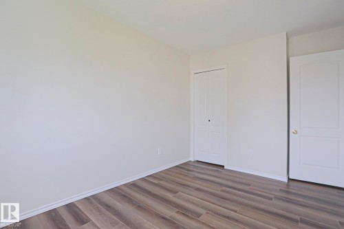 1028 James Crescent Nw, Edmonton, AB - Indoor Photo Showing Other Room
