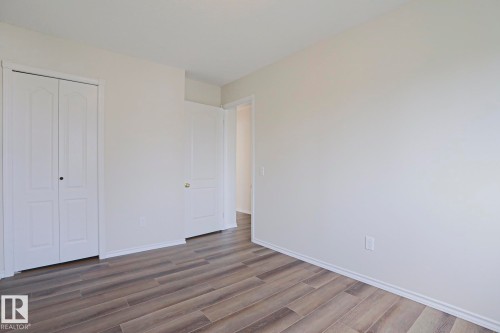 1028 James Crescent Nw, Edmonton, AB - Indoor Photo Showing Other Room