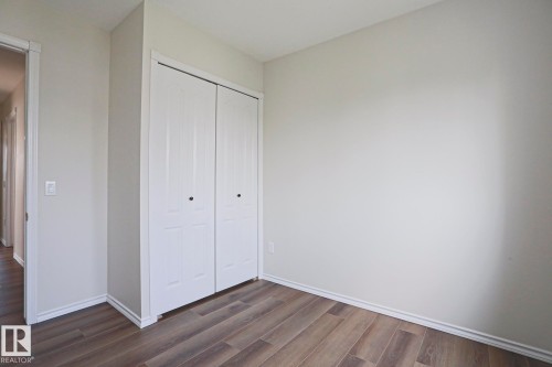 1028 James Crescent Nw, Edmonton, AB - Indoor Photo Showing Other Room