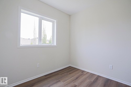 1028 James Crescent Nw, Edmonton, AB - Indoor Photo Showing Other Room