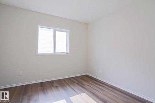 1028 James Crescent Nw, Edmonton, AB - Indoor Photo Showing Other Room