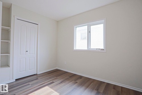 1028 James Crescent Nw, Edmonton, AB - Indoor Photo Showing Other Room