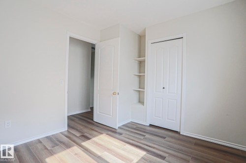 1028 James Crescent Nw, Edmonton, AB - Indoor