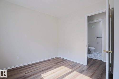 1028 James Crescent Nw, Edmonton, AB - Indoor Photo Showing Other Room