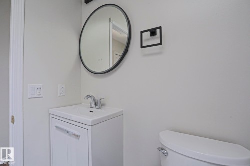 1028 James Crescent Nw, Edmonton, AB - Indoor