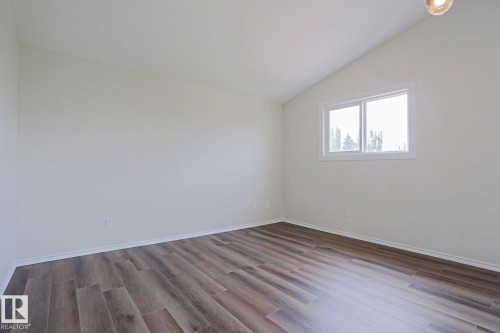 1028 James Crescent Nw, Edmonton, AB - Indoor Photo Showing Other Room