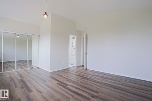 1028 James Crescent Nw, Edmonton, AB - Indoor Photo Showing Other Room