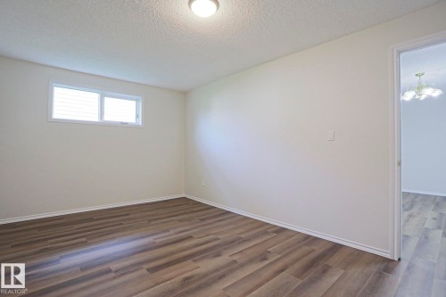 1028 James Crescent Nw, Edmonton, AB - Indoor Photo Showing Other Room