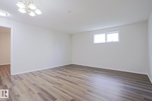 1028 James Crescent Nw, Edmonton, AB - Indoor Photo Showing Other Room