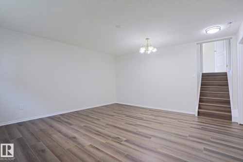 1028 James Crescent Nw, Edmonton, AB - Indoor Photo Showing Other Room
