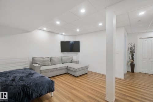 15730 141 Street Nw, Edmonton, AB - Indoor